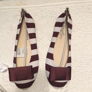 Brand new Lillybee maroon and white striped flats
